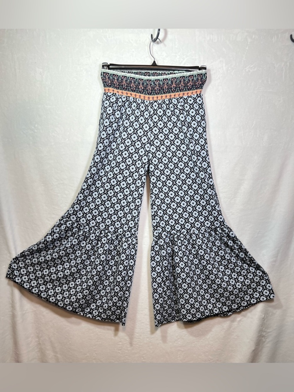 Cato Blue Black Geometric Smocked Waist Wide Leg Ruffle Pants Women L - Picture 4 of 12